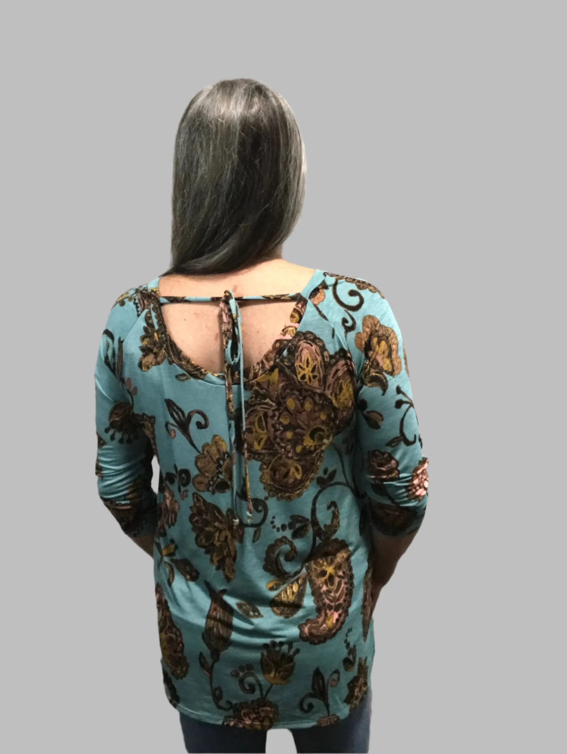 3/4 Sleeve Scoop Neck Top