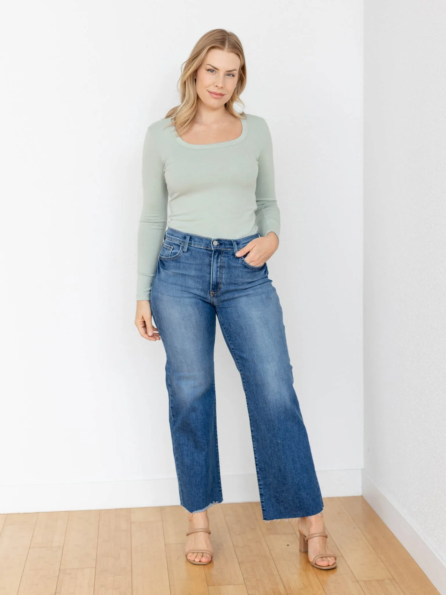 Basic Scoop Neck Long Sleeve