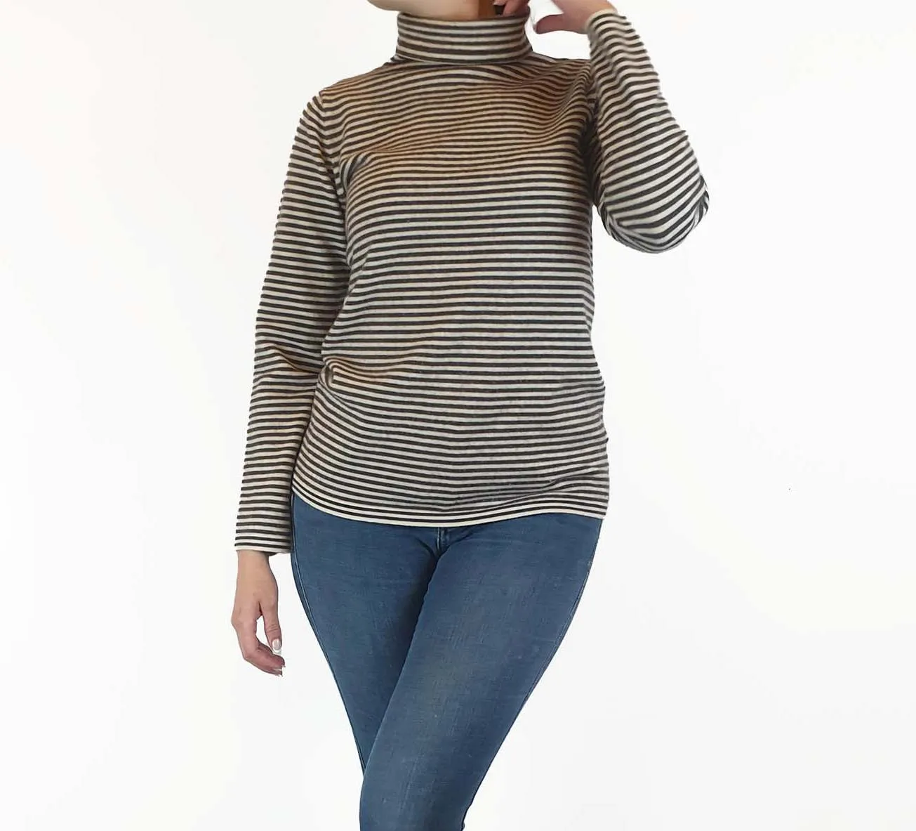 Brown and white wool feel turtle neck jumper fits size 10