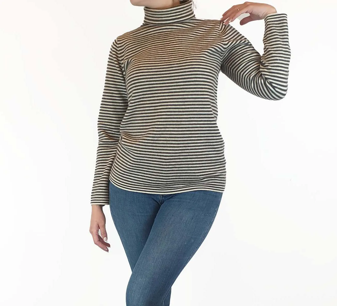 Brown and white wool feel turtle neck jumper fits size 10