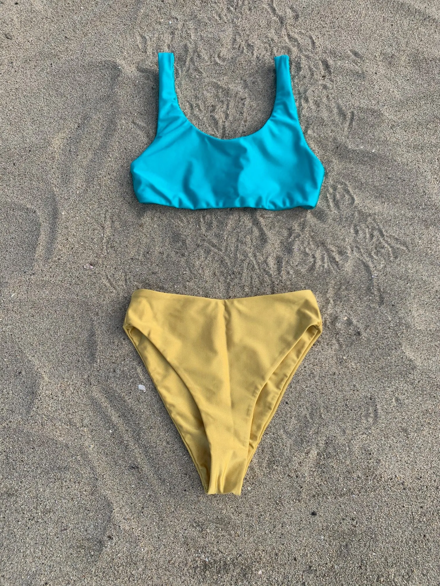 CARLI SCOOP NECK TOP - LAGOON
