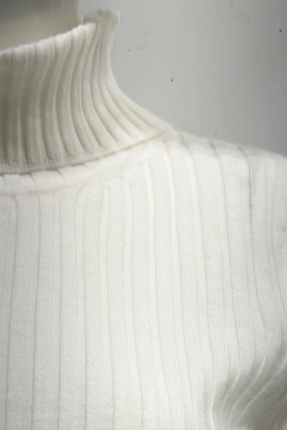 Cotton/Cashmere Blend Long Sleeve Rib Turtle Neck Pullover