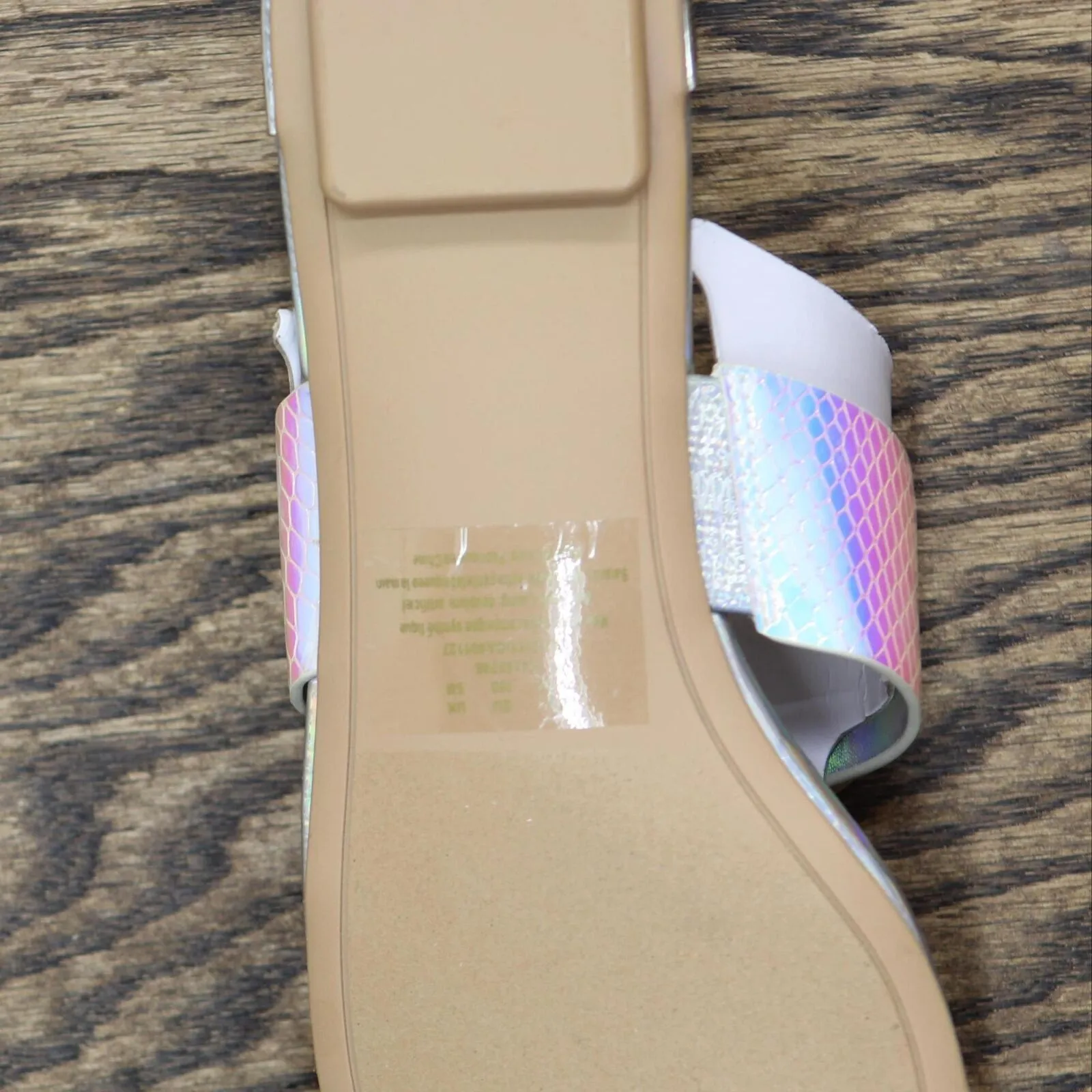 DKNY Women's Flat Logo Sandal K4169795 Silver Iridescent Halcott 7.5M
