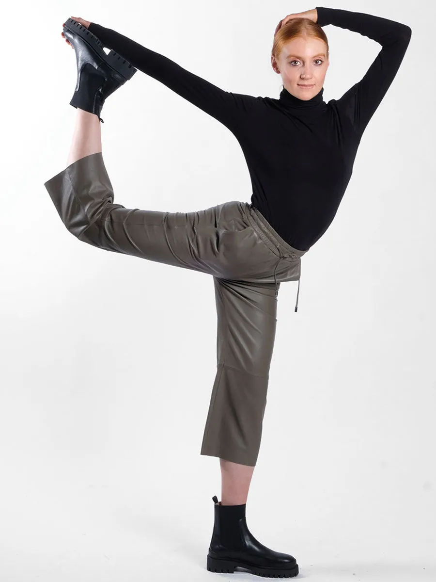 Ester Rollneck - Black