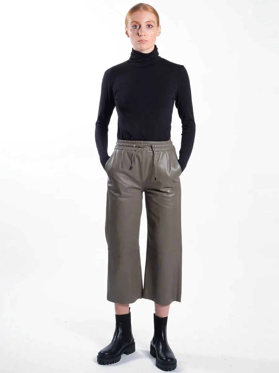Ester Rollneck - Black