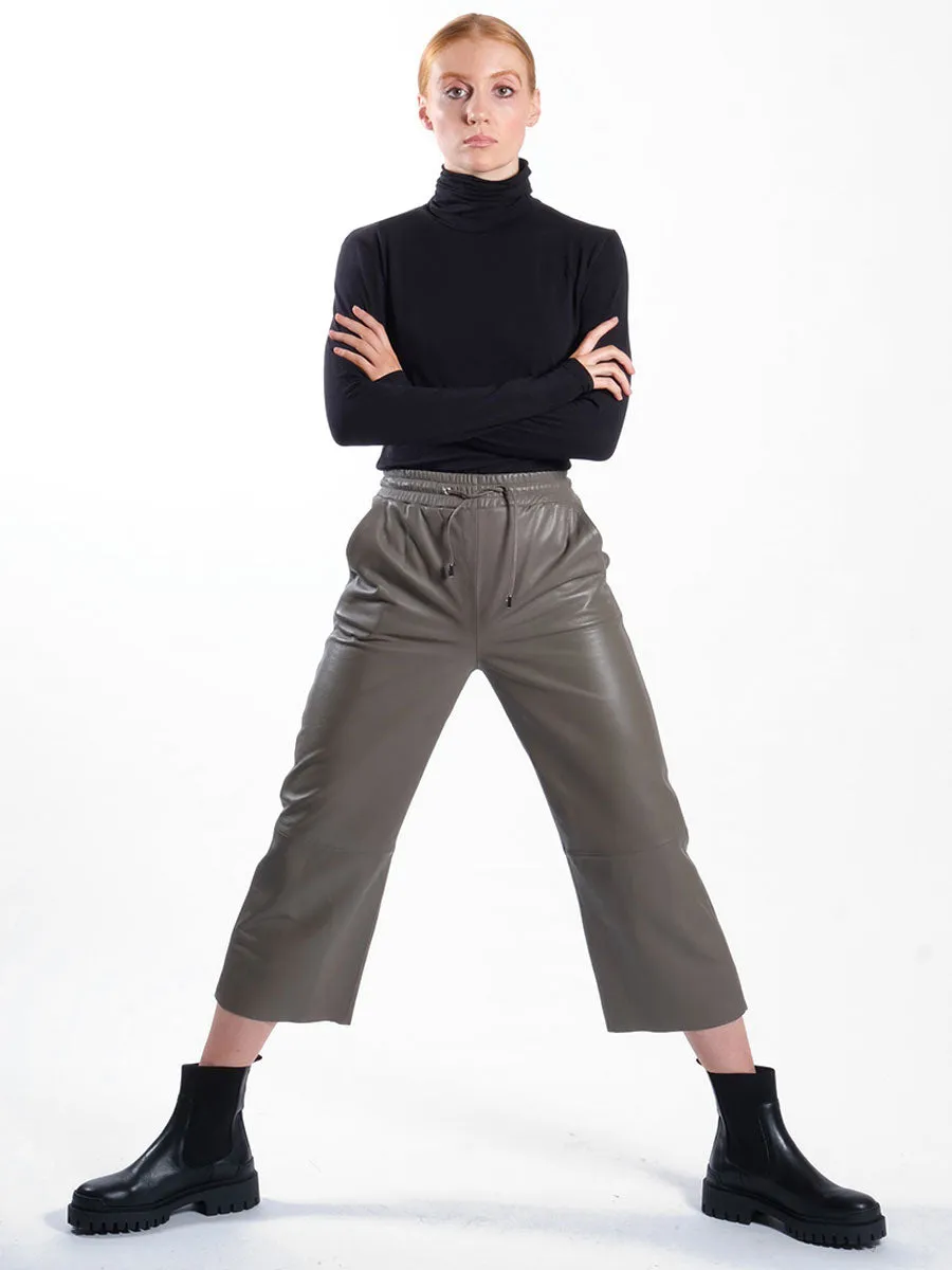 Ester Rollneck - Black