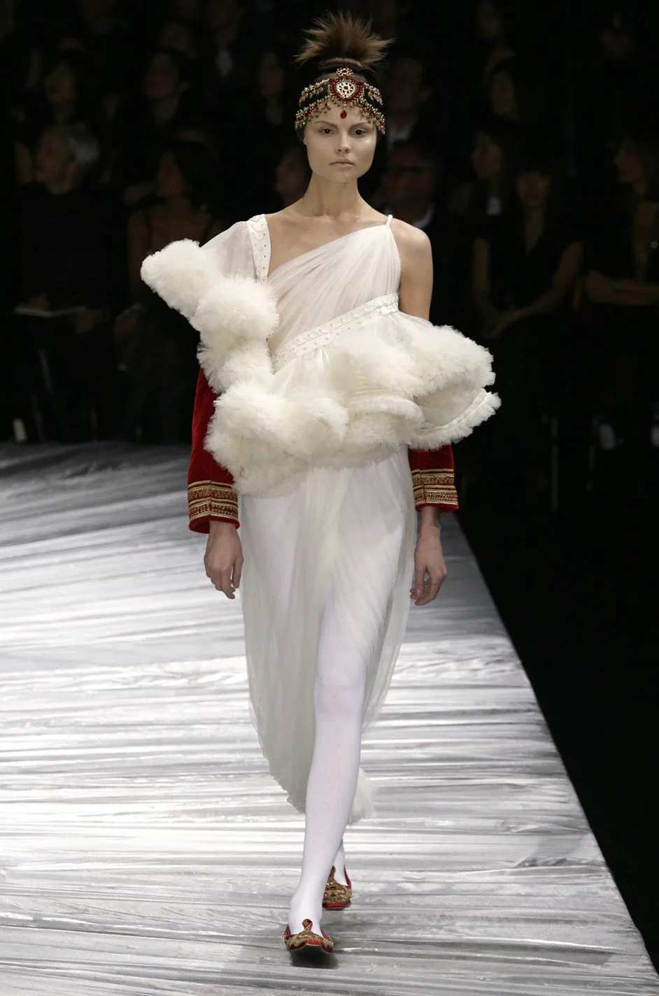 Extraordinary Fall 2008 Alexander McQueen 'The Girl Who Lived in the Tree' Black Silk Chiffon Trained Corset Dress