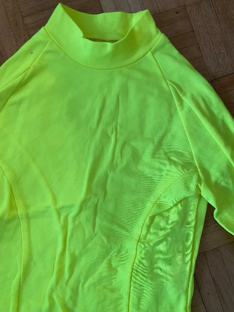 Fluorescent yellow fleece lined lightweight baselayer XS