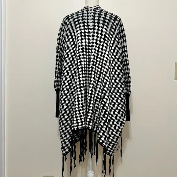 Metric New York Knits Houndstooth Cardigan