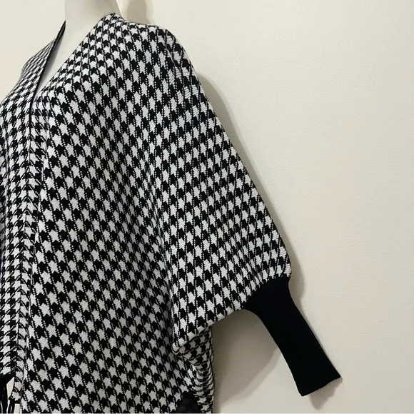 Metric New York Knits Houndstooth Cardigan