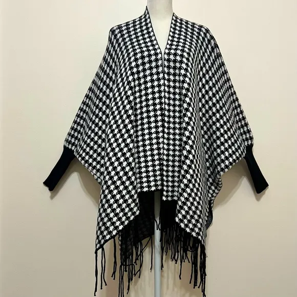 Metric New York Knits Houndstooth Cardigan