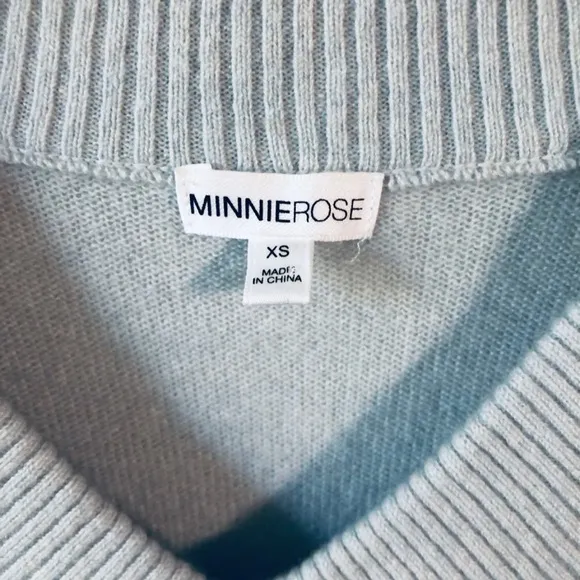 Minnie Rose cashmere V-Neck Sweater pale blue XS pre-owned excellent condition