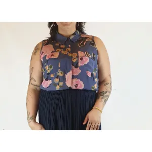 Obus pre-owned purple sleeveless shirt with beautiful pink flower print size 4 (best fits size 14)
