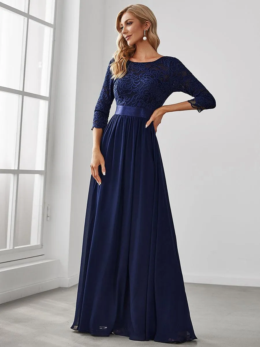 Robe de soirée en dentelle transparente au sol avec demi-manches