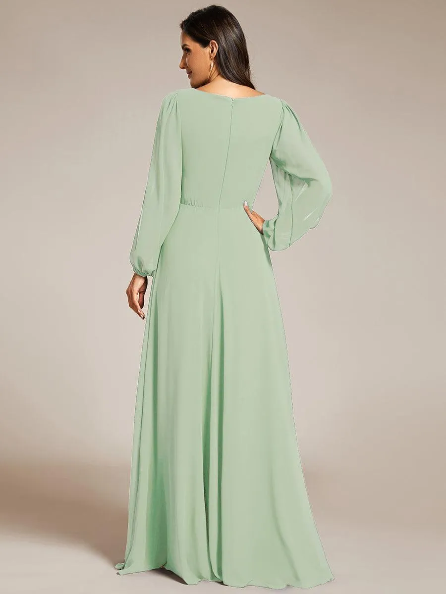 Robe de Soiree Longue Elegante Avec Lanterne en V Profond a Manches Fendues et Appliques