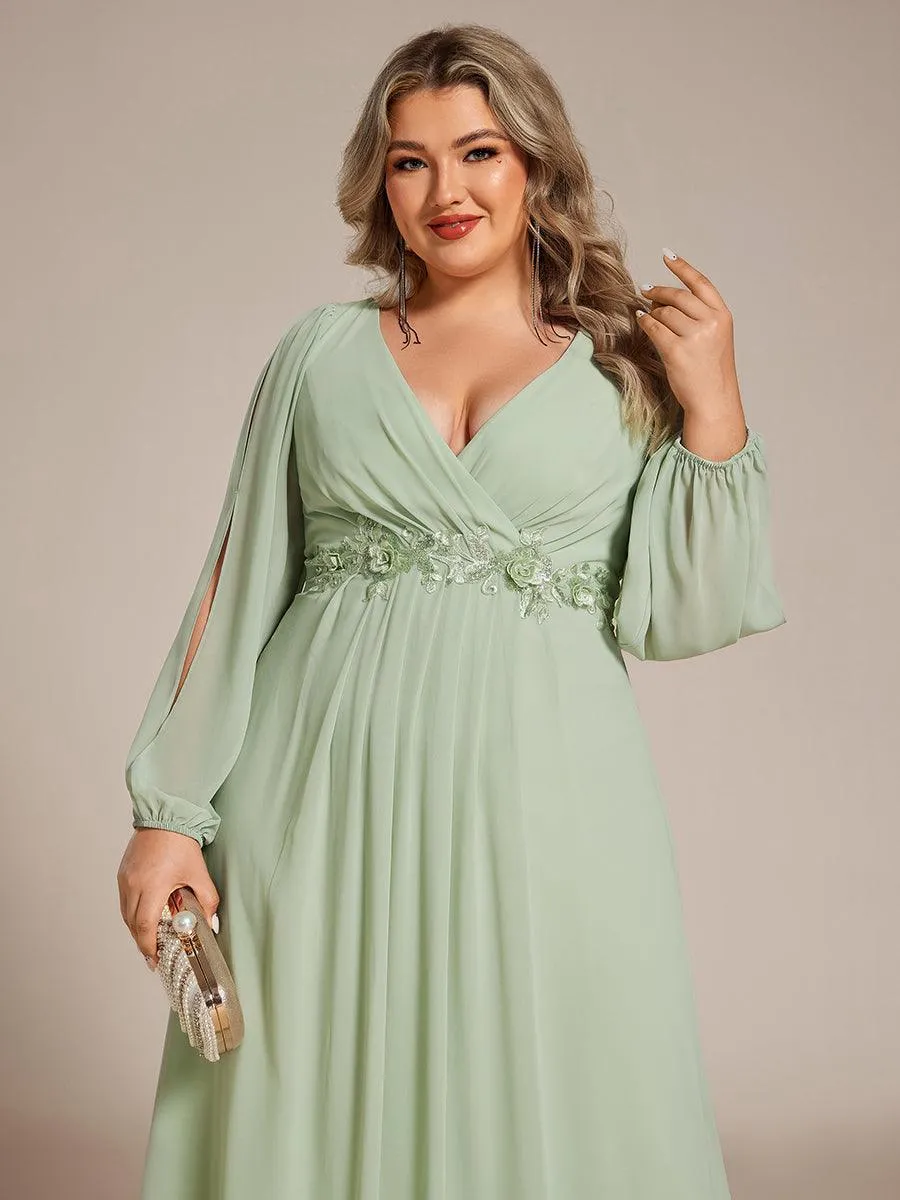 Robe de Soiree Longue Elegante Avec Lanterne en V Profond a Manches Fendues et Appliques