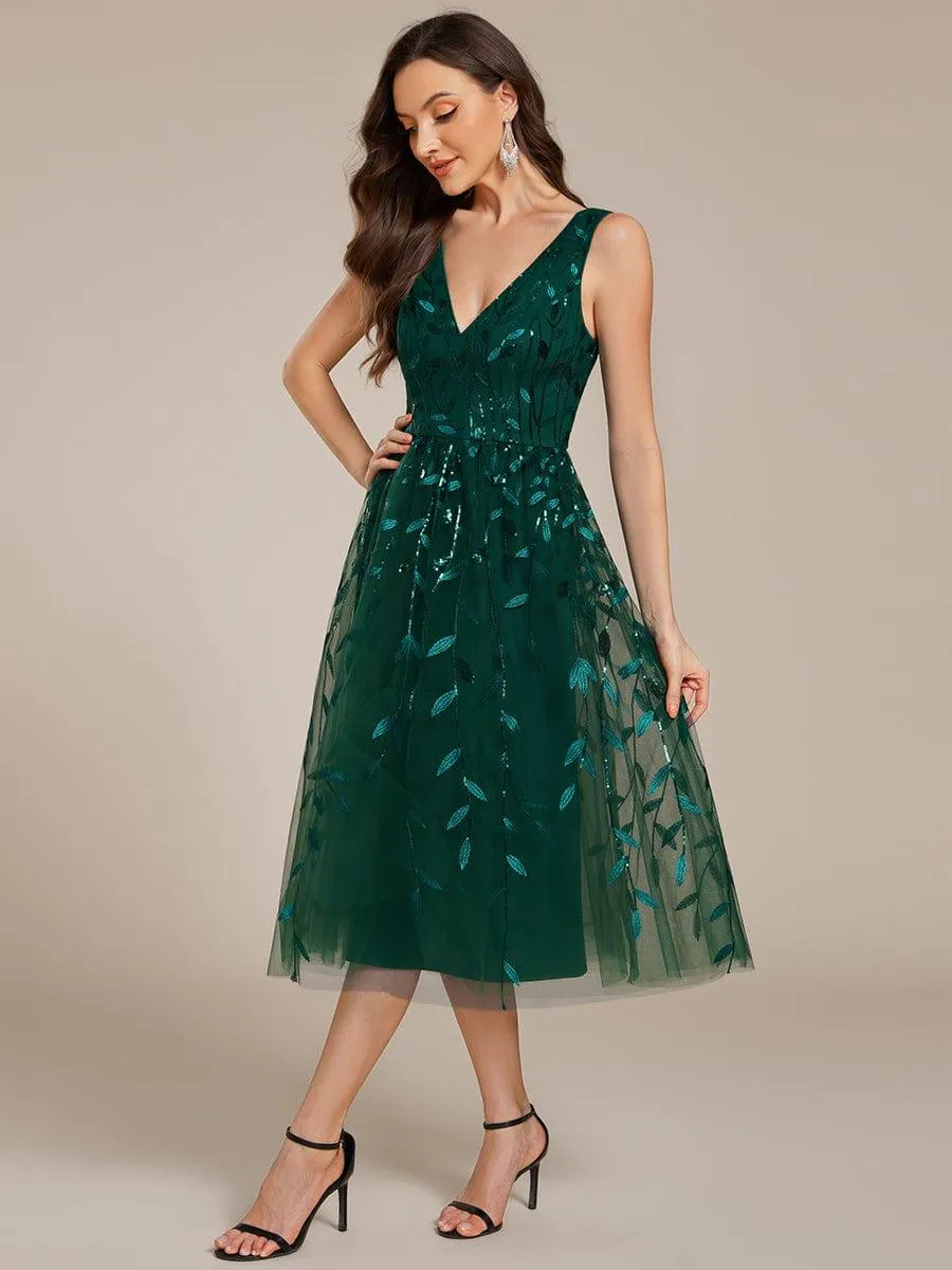Robe d'invité de mariage mi-longue trapèze à col en V et paillettes avec sans manches
