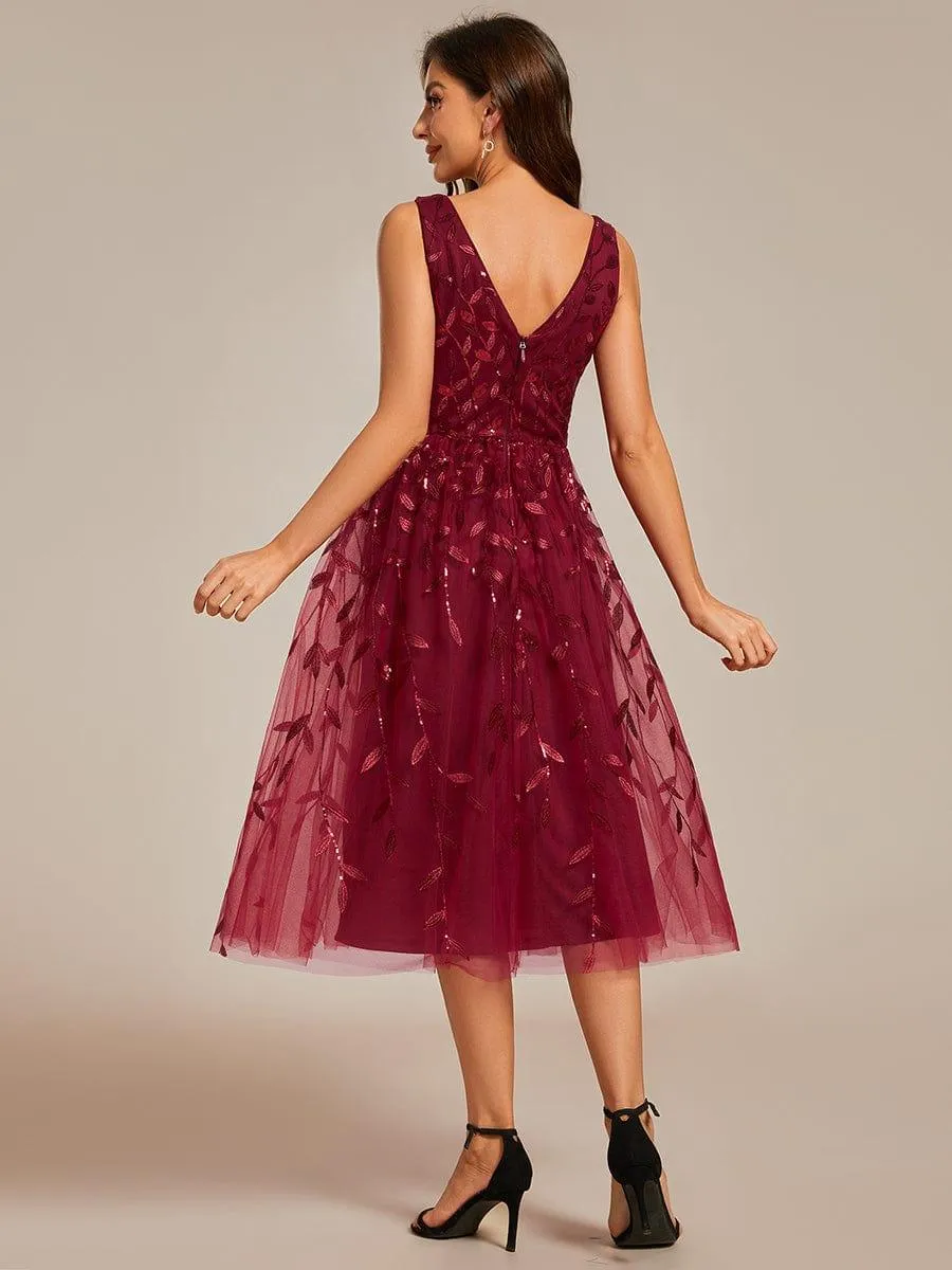 Robe d'invité de mariage mi-longue trapèze à col en V et paillettes avec sans manches