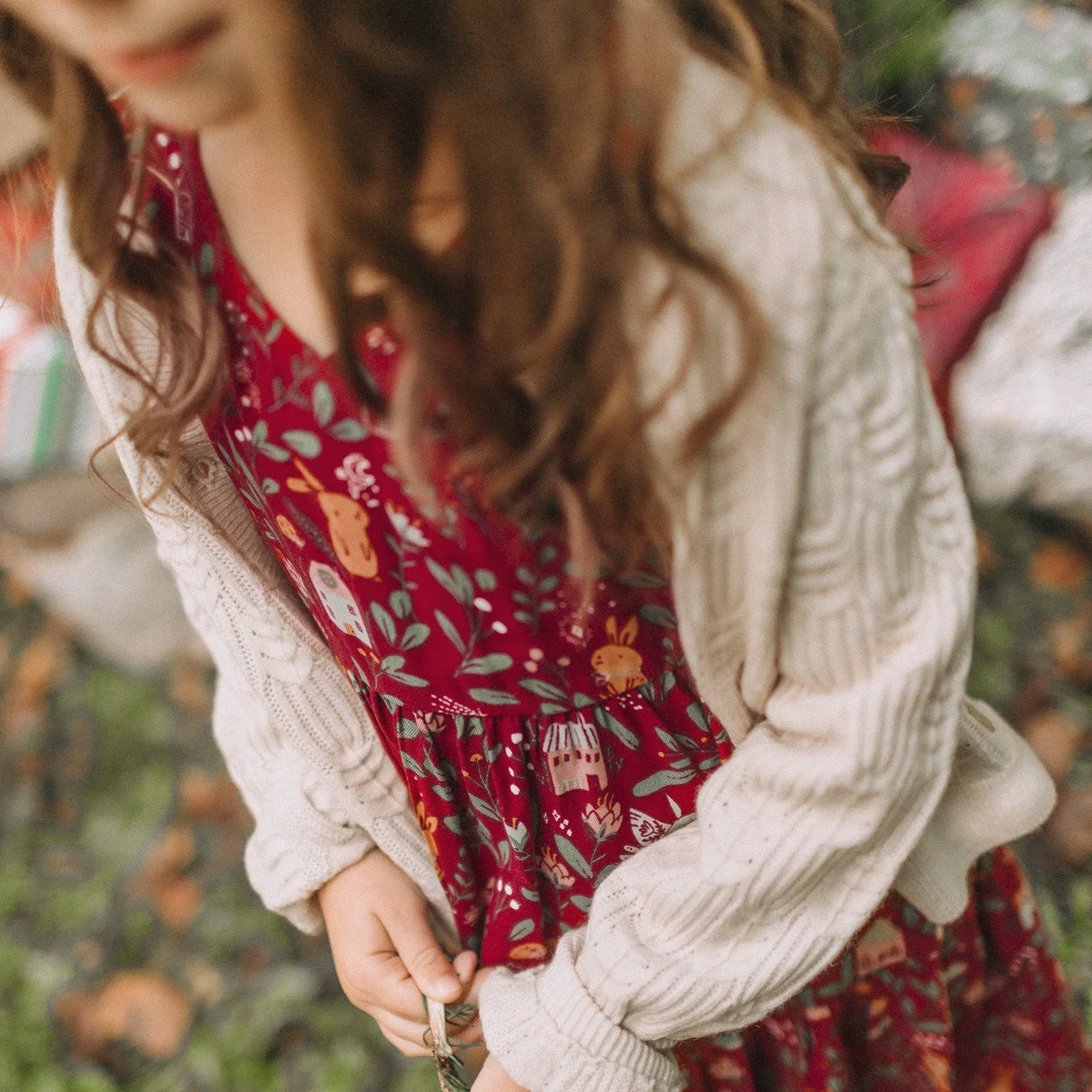 Robe rouge à motifs en viscose, enfant  || Red patterned dress in viscose, child