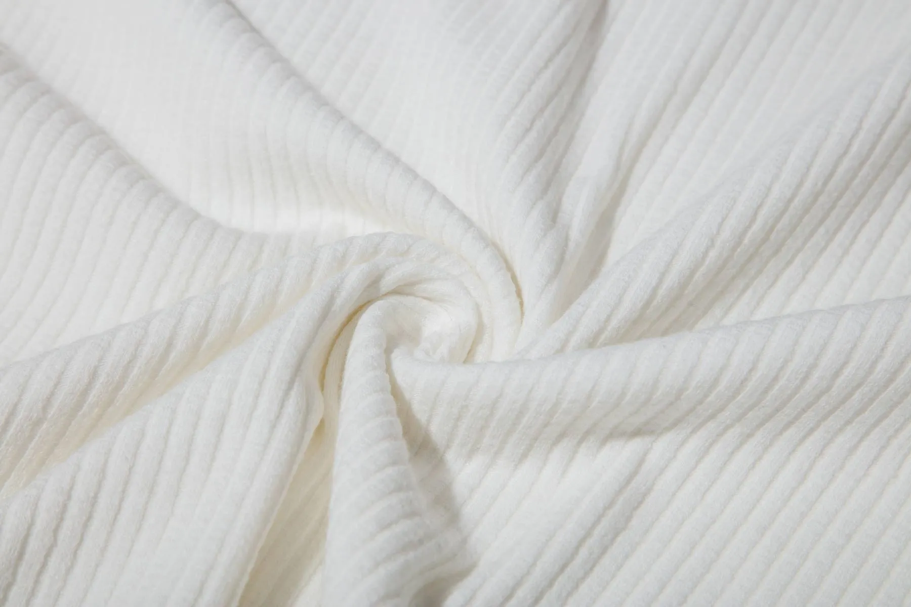 TBD Turtle Neck White