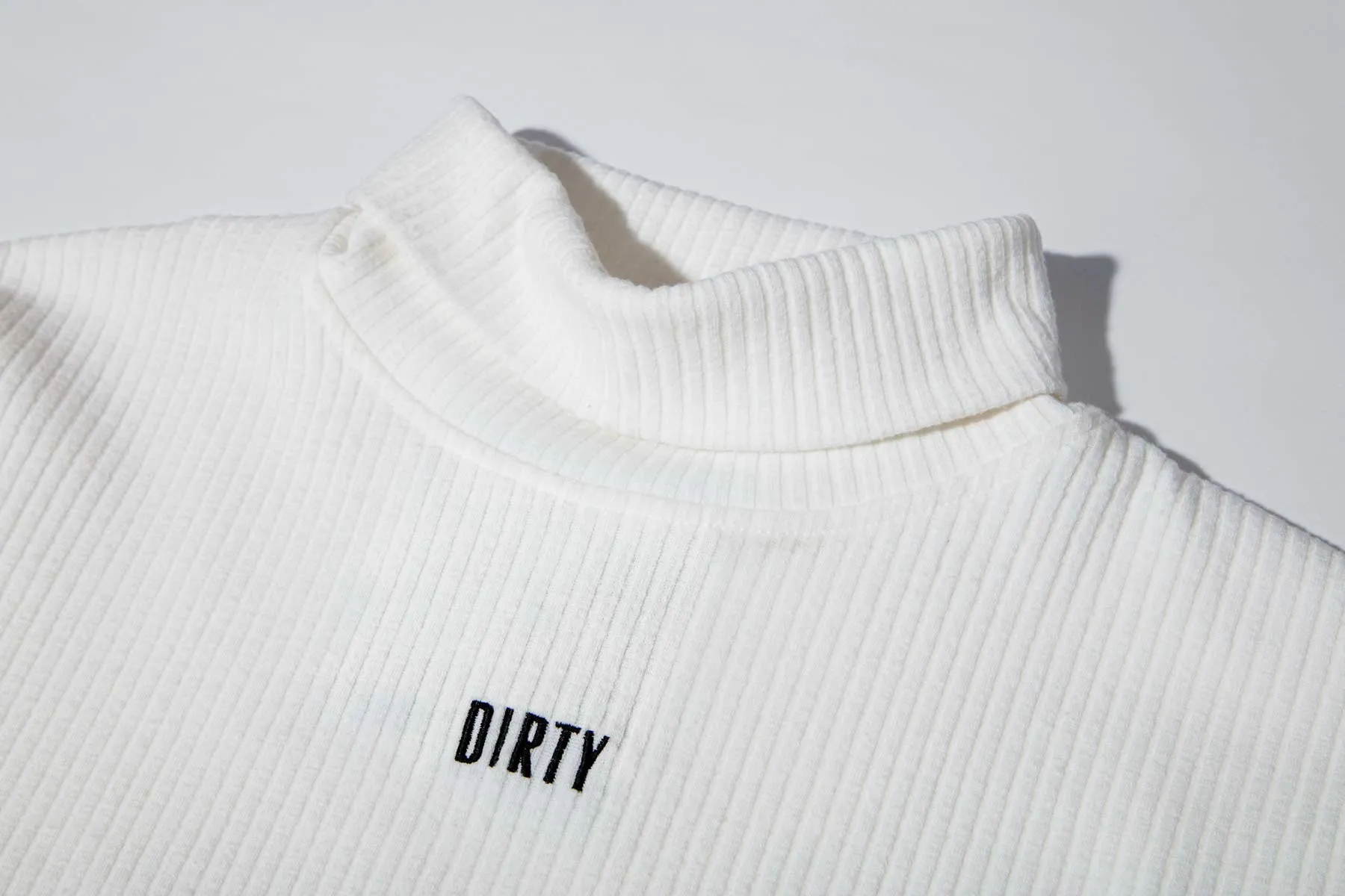 TBD Turtle Neck White