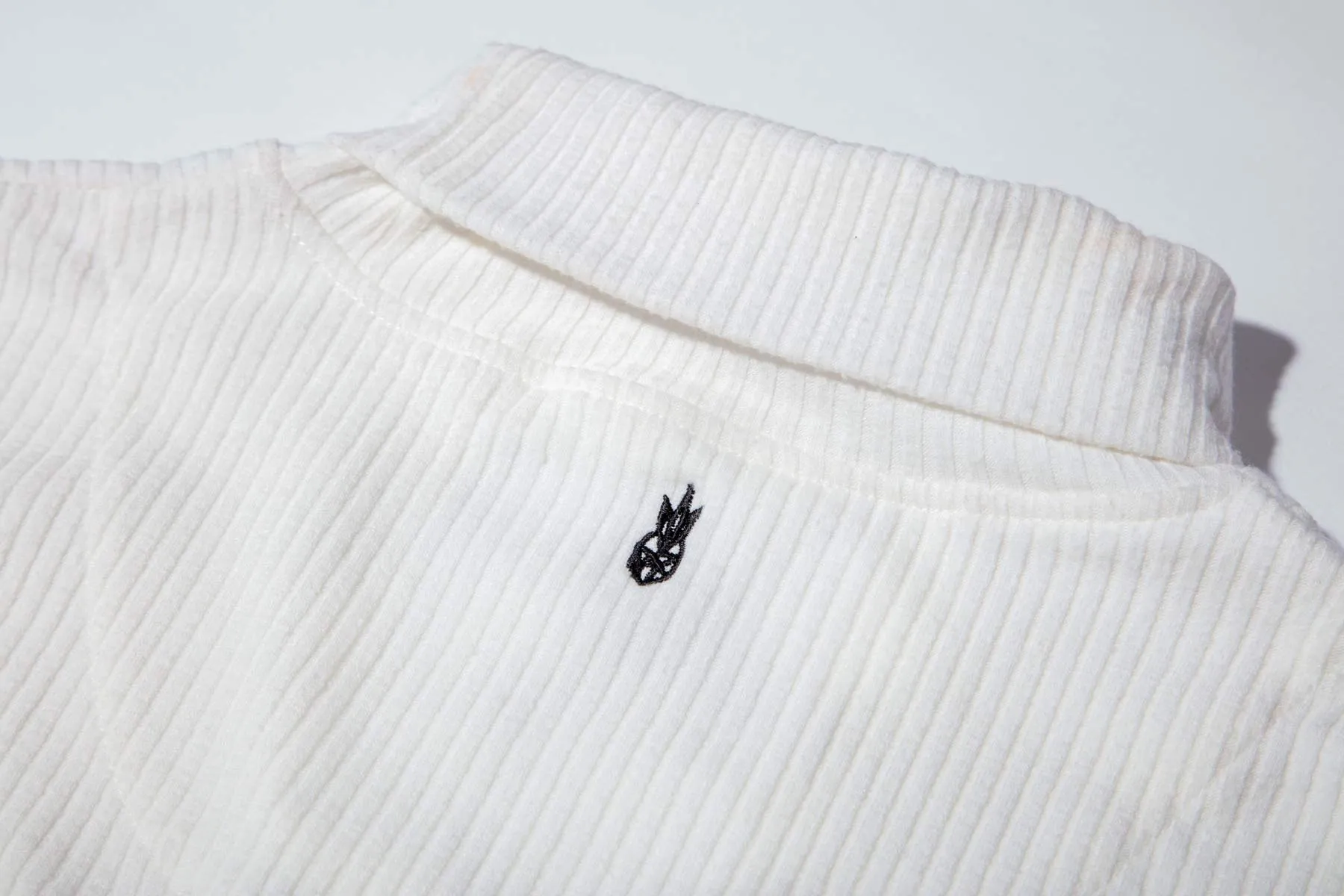 TBD Turtle Neck White