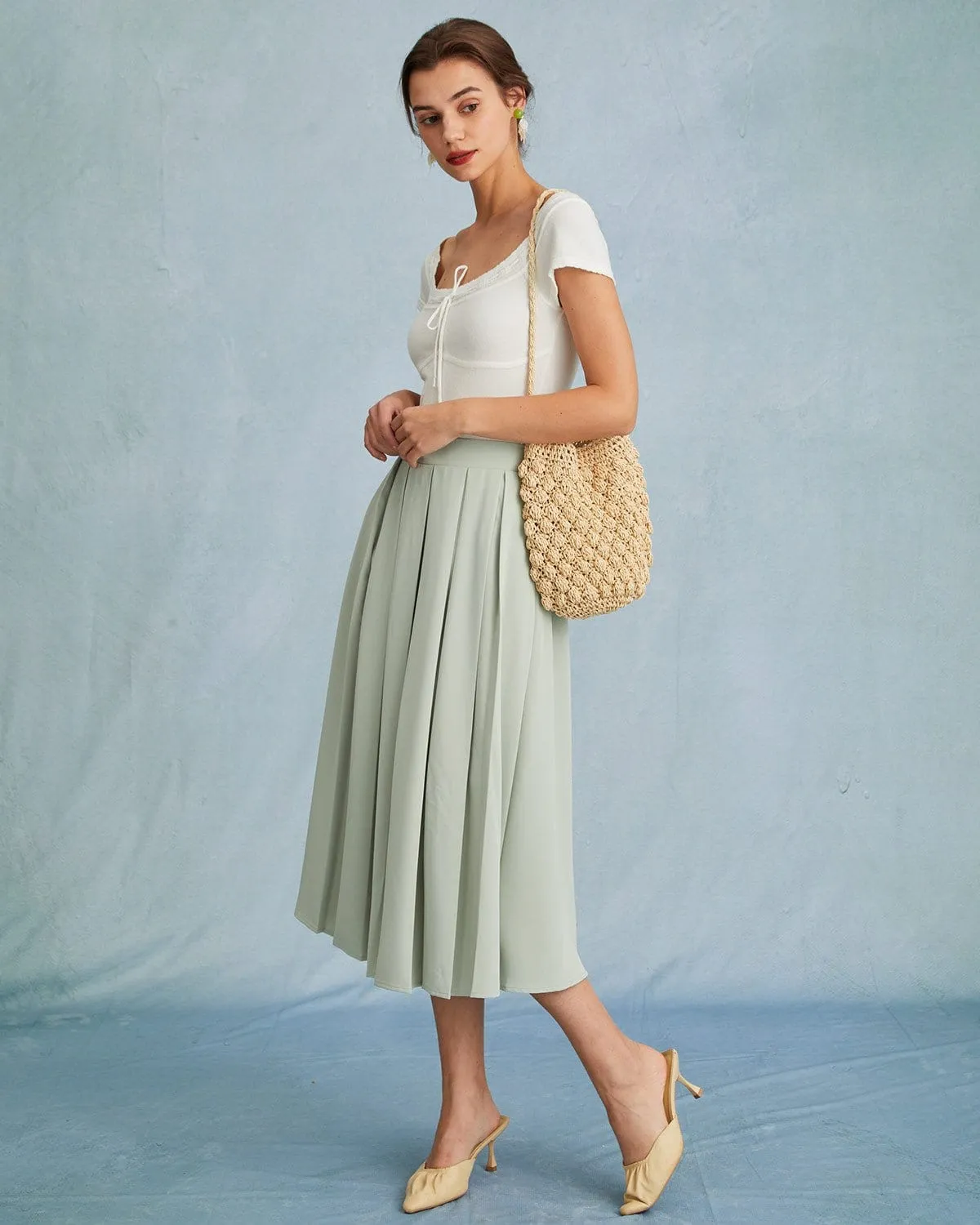The White Scoop Neck Short Sleeve Knit Tee