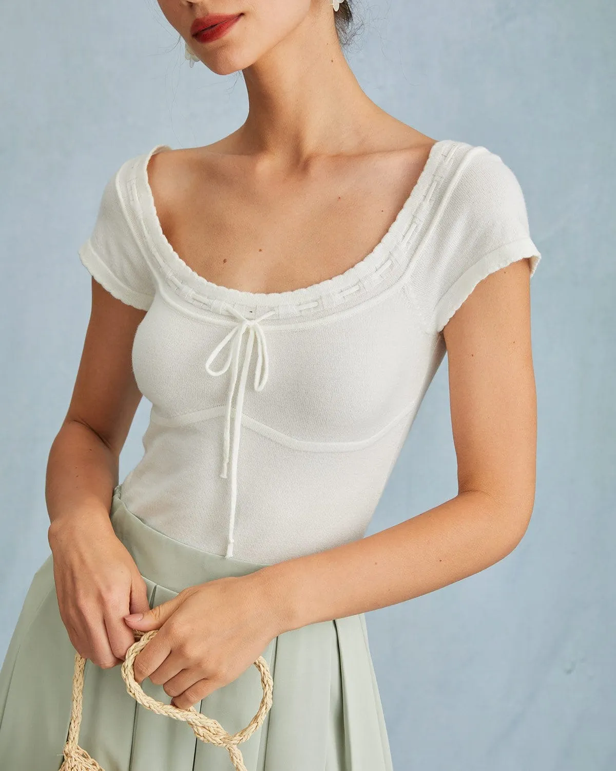 The White Scoop Neck Short Sleeve Knit Tee