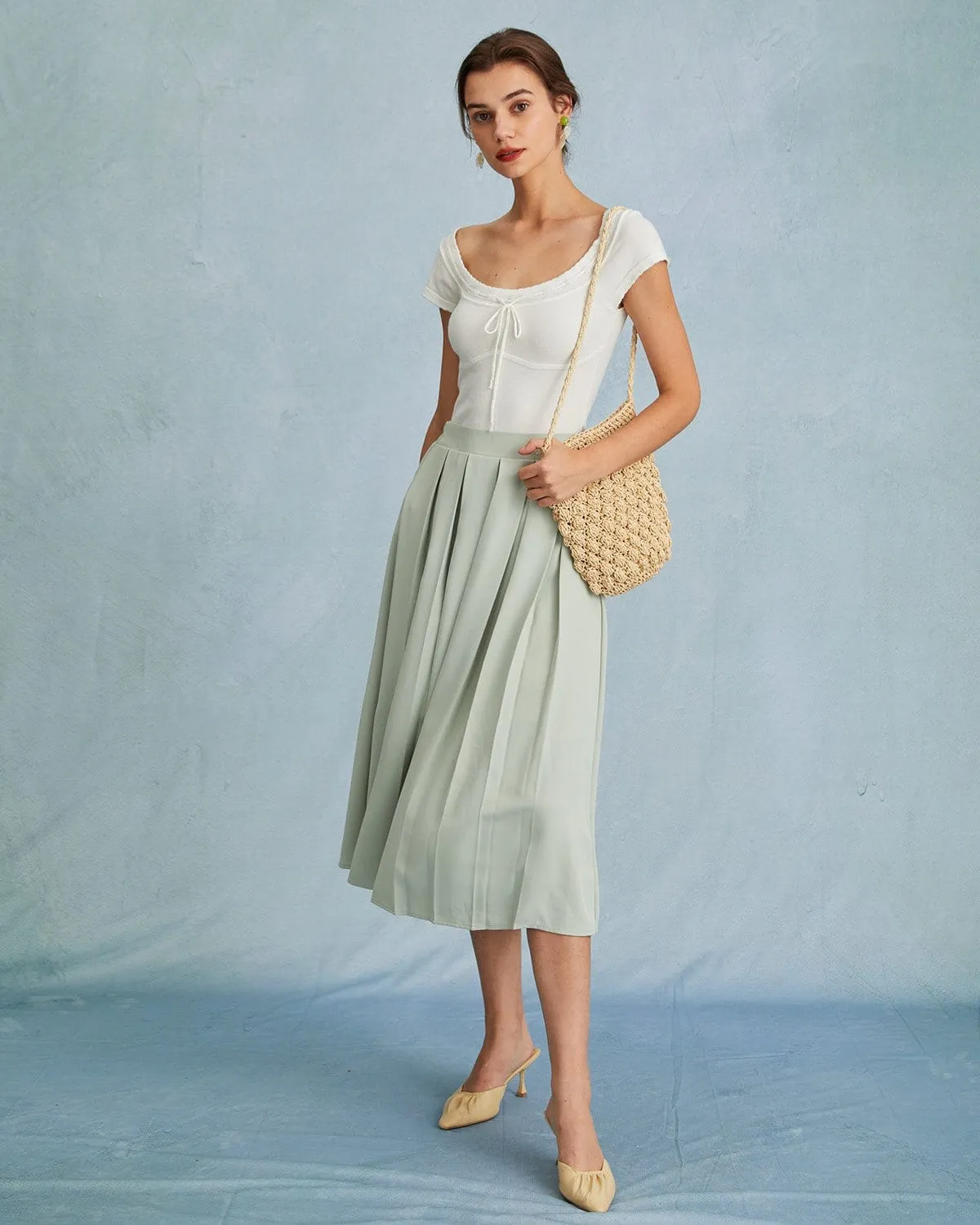 The White Scoop Neck Short Sleeve Knit Tee