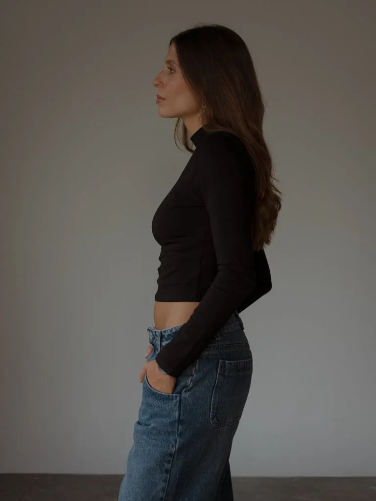 TURTLE NECK TOP  - BLACK