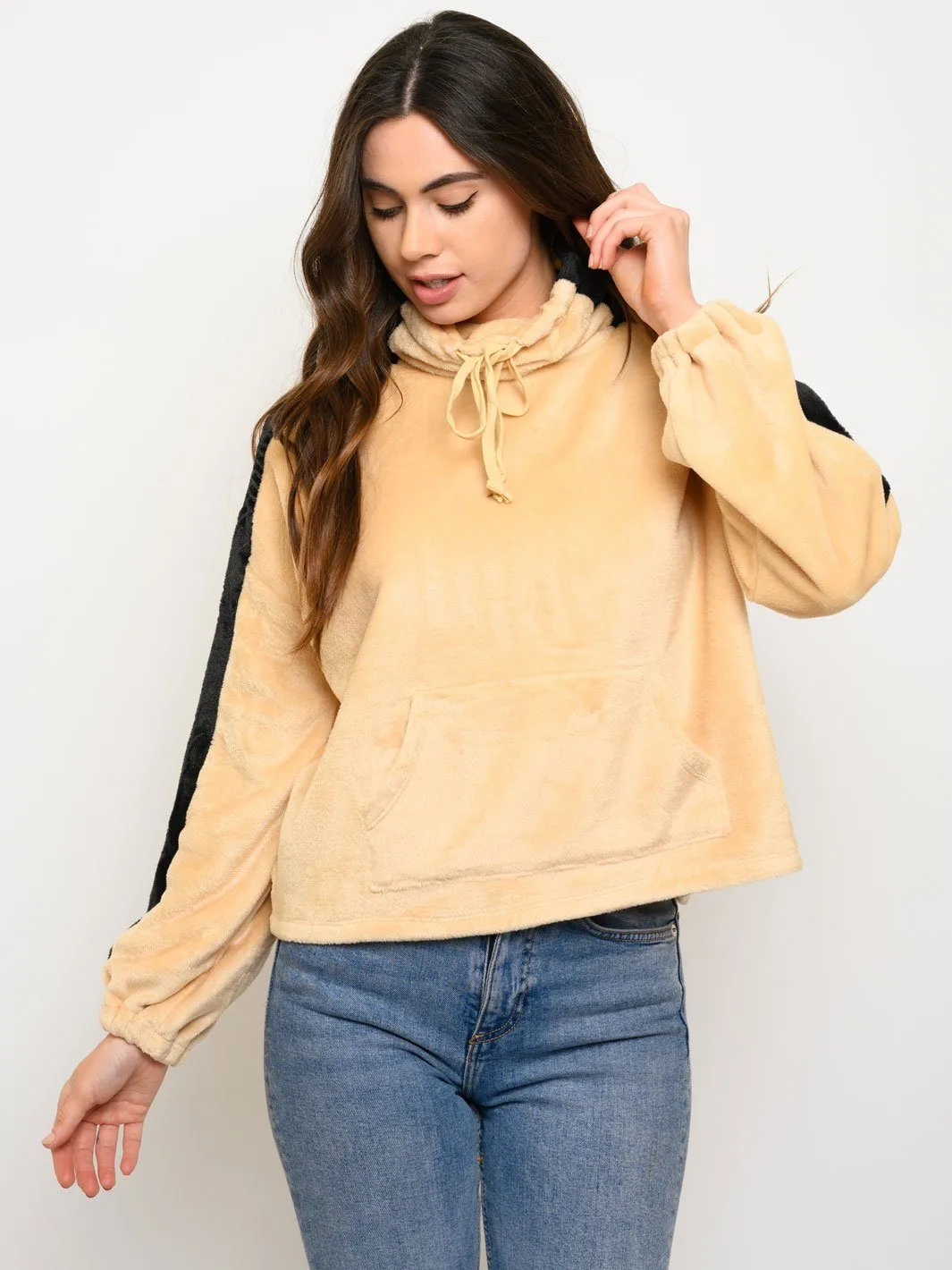 WOMEN'S LONG SLEEVE COLOR BLOCK FUZZY SWEATER