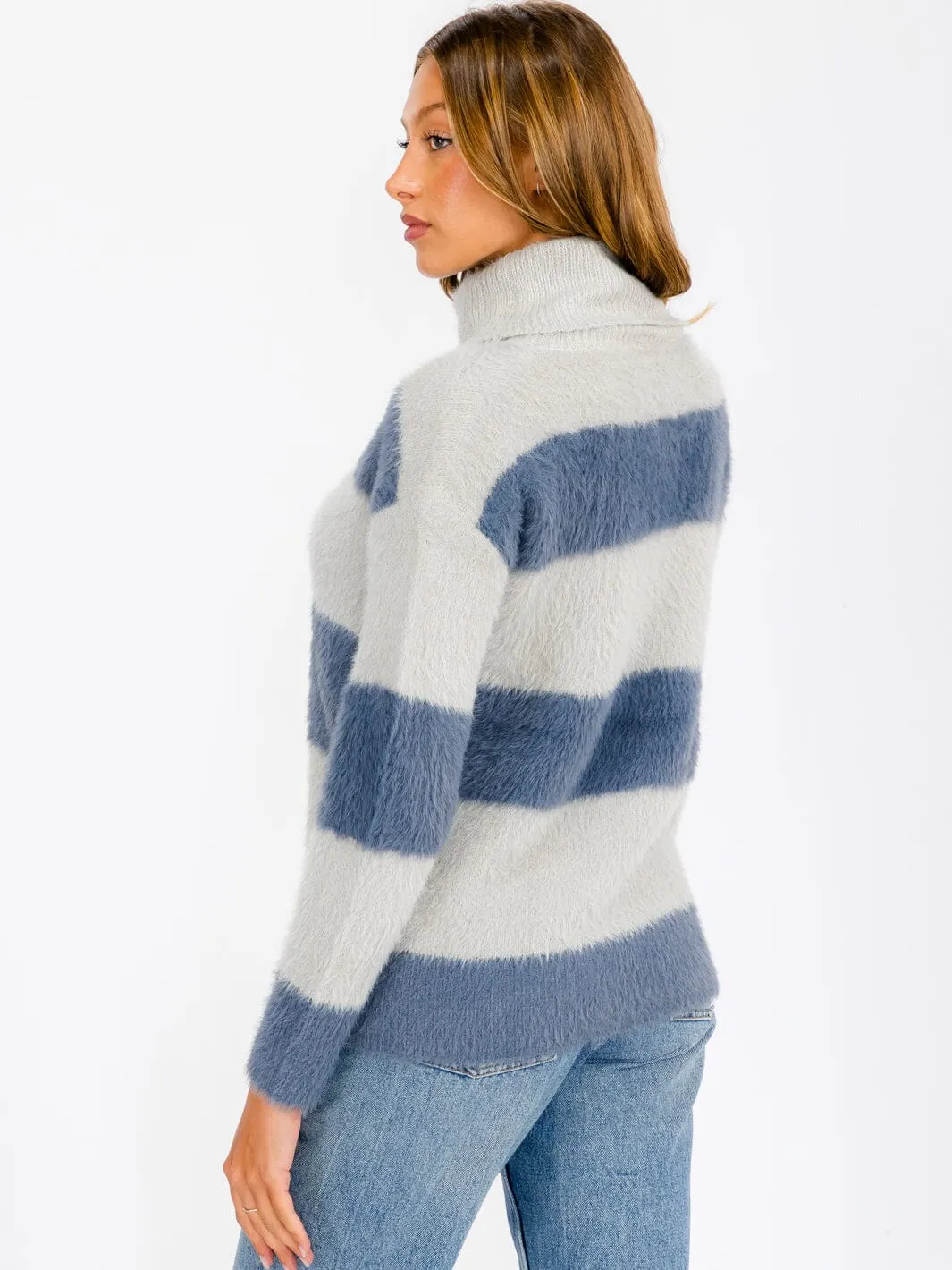 WOMEN'S LONG SLEEVE TURTLE NECK COLORBLOCK PULLOVER SWEATER