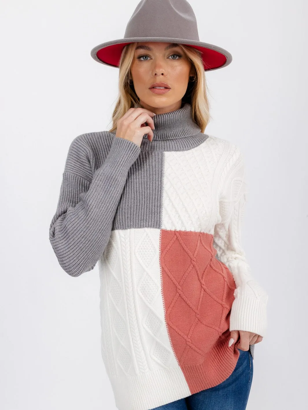 WOMEN'S LONG SLEEVE TURTLE NECK DETAILED COLORBLOCK PULLOVER SWEATER