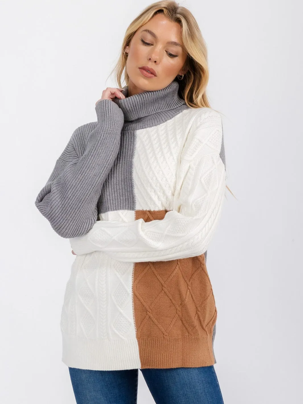 WOMEN'S LONG SLEEVE TURTLE NECK DETAILED COLORBLOCK PULLOVER SWEATER