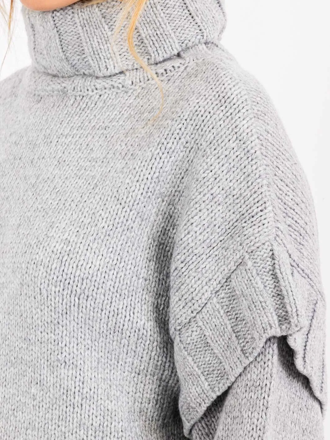 WOMEN'S LONG SLEEVE TURTLE NECK RUFFLE DETAILED PULLOVER SWEATER